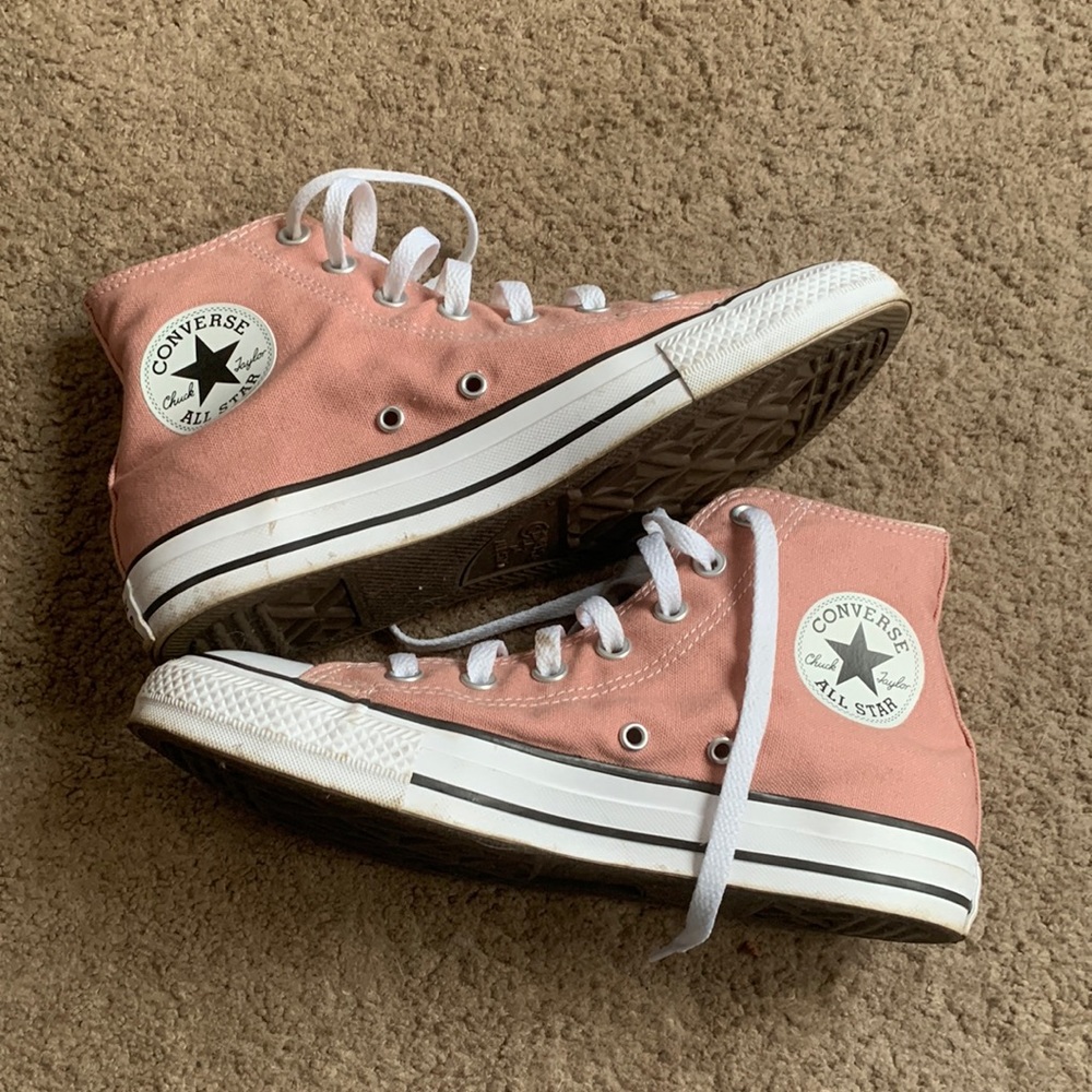 Women’s High top converse mauve color